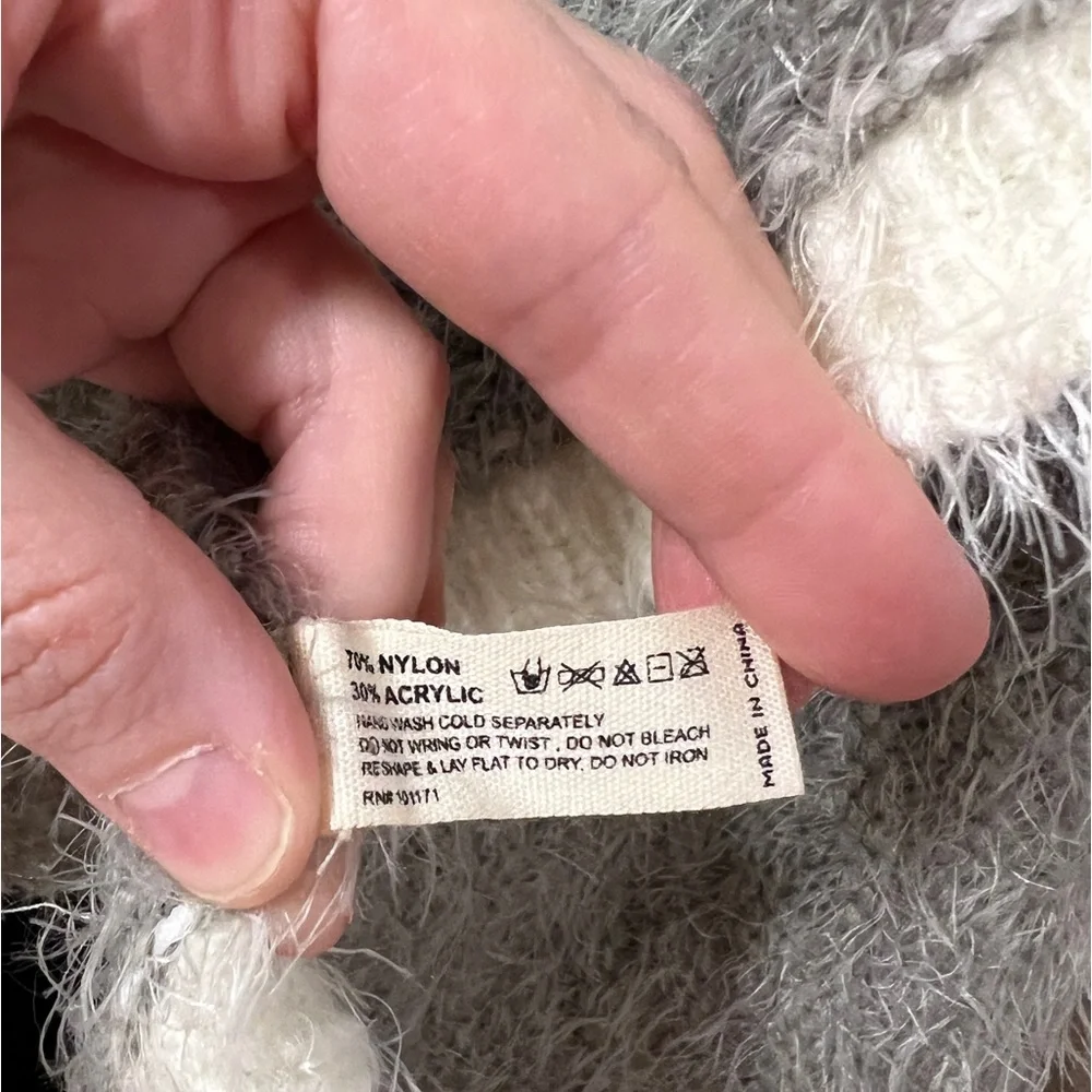 Eyelash Knit Waterfall Collar Vest - Picture 7 of 9